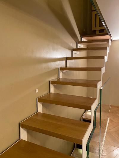 SCALA LEGNO ESEGUITA IN OPERA